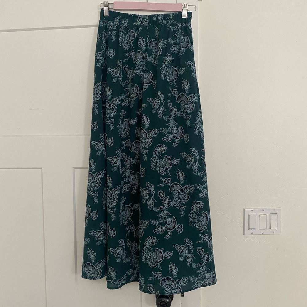 Green Midaxi skirt